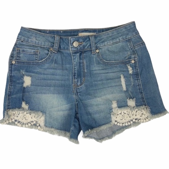 Alter’d State Denim Shorts Destructed Crochet 25 - Picture 15 of 16